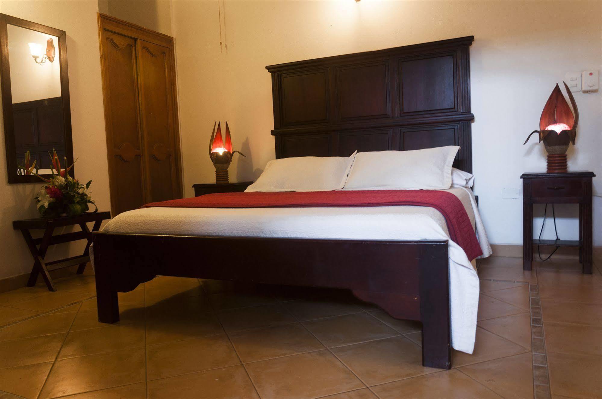 Hotel Casa Del Curato Cartagena Exterior foto