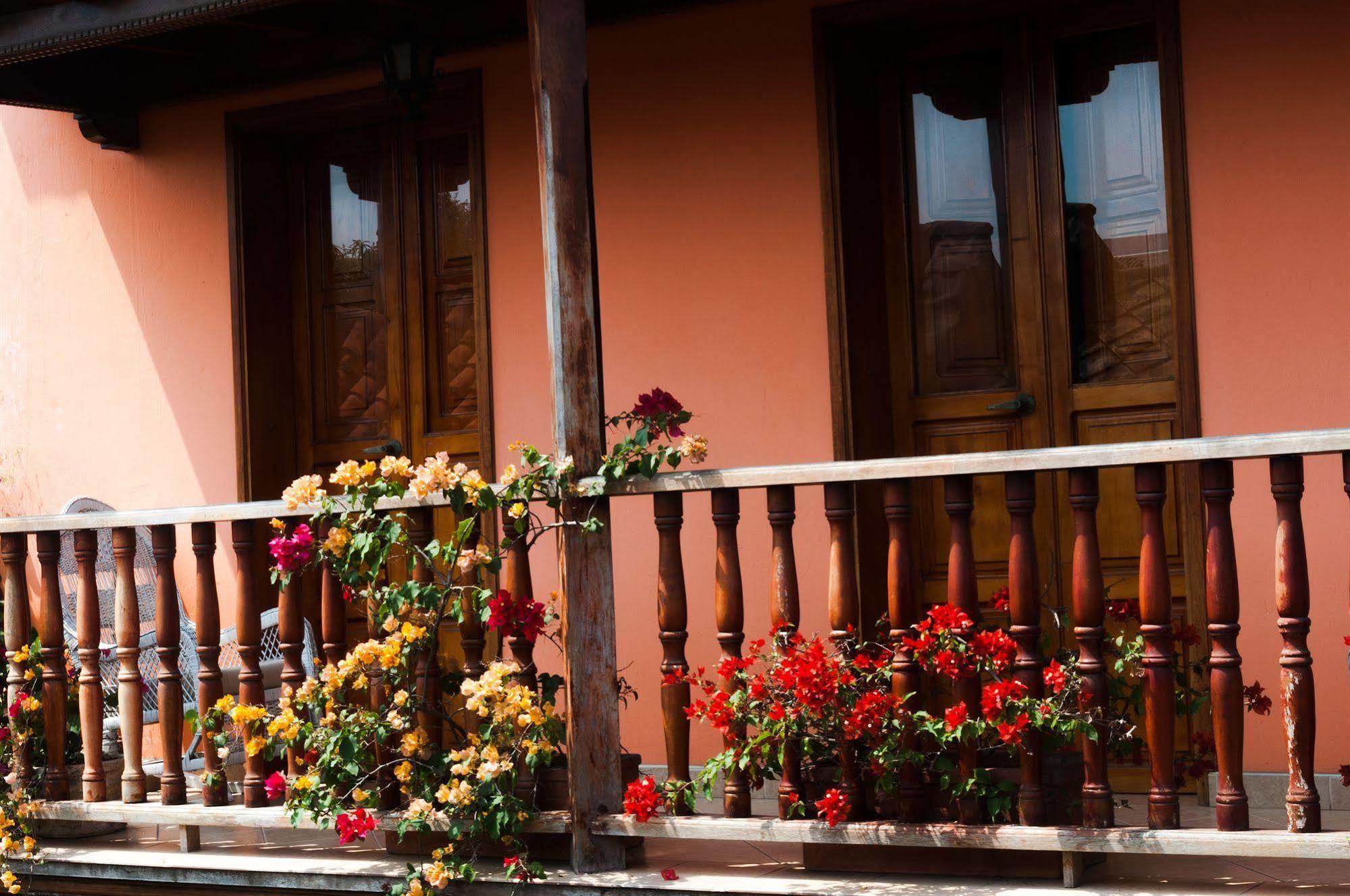 Hotel Casa Del Curato Cartagena Exterior foto